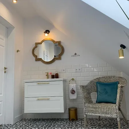 Kamienica Arte 5 アパート ウストカ