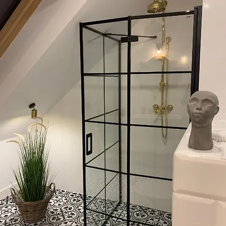 Kamienica Arte 5 ウストカ