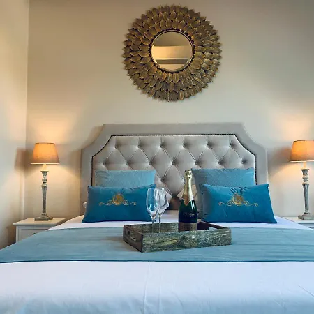 アパート Kamienica Arte 5 ウストカ