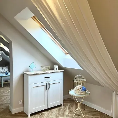 アパート Kamienica Arte 5 ウストカ